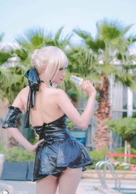 美女被脱脱内衣免费的软件