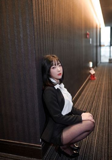 向日葵绽放的夜晚樱花